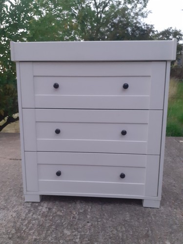 Mamas and papas - harrow, dresser